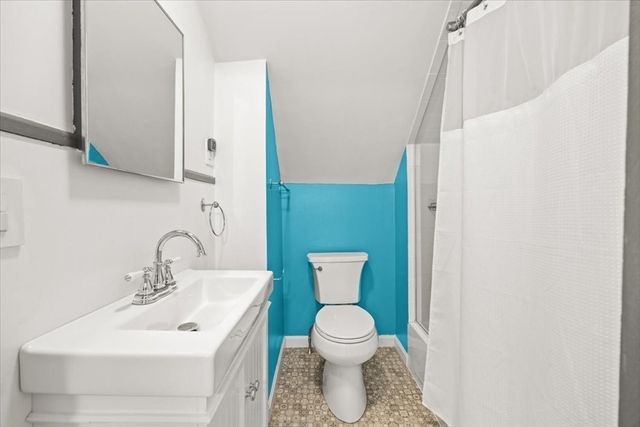 49 Pleasant St, Holbrook, MA 02343