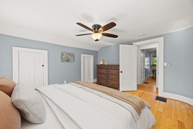 49 Pleasant St, Holbrook, MA 02343