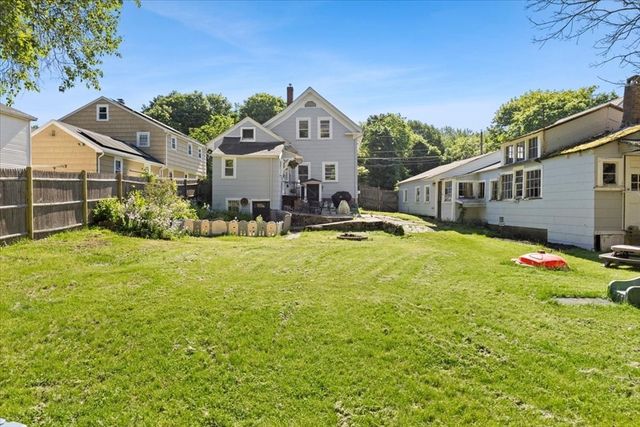 49 Pleasant St, Holbrook, MA 02343