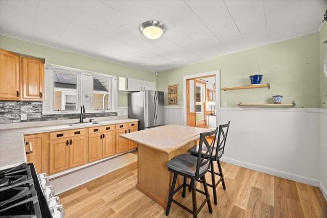 49 Pleasant St, Holbrook, MA 02343