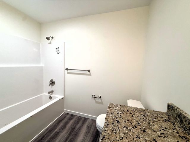 1228 Fountain Dr, Salina, KS 67401