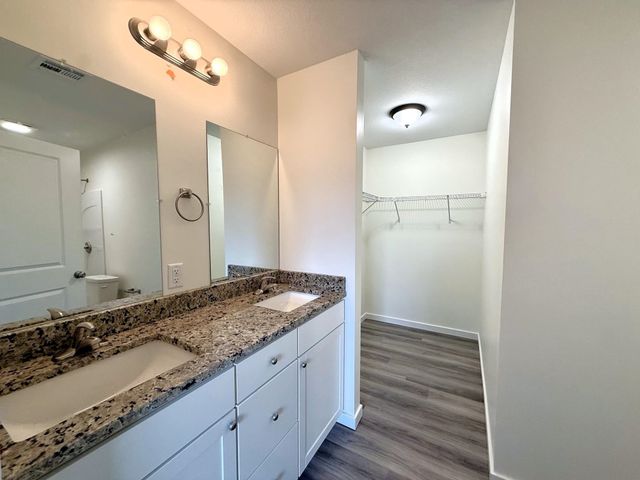 1228 Fountain Dr, Salina, KS 67401