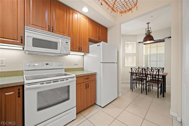 1105 Van Loon Commons CIR 304, Cape Coral, FL 33909