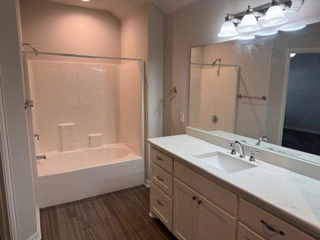 106 Royal Crest Court, Red Oak, TX 75154