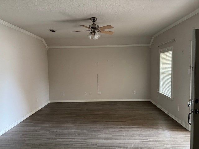 106 Royal Crest Court, Red Oak, TX 75154