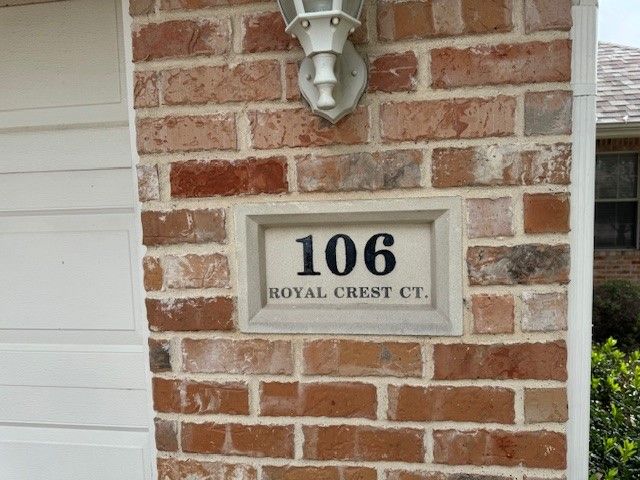 106 Royal Crest Court, Red Oak, TX 75154