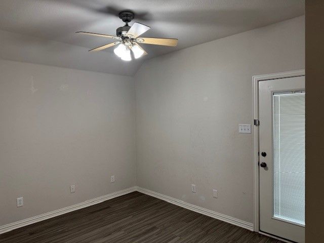 106 Royal Crest Court, Red Oak, TX 75154