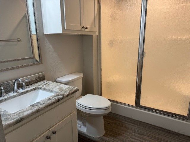 106 Royal Crest Court, Red Oak, TX 75154