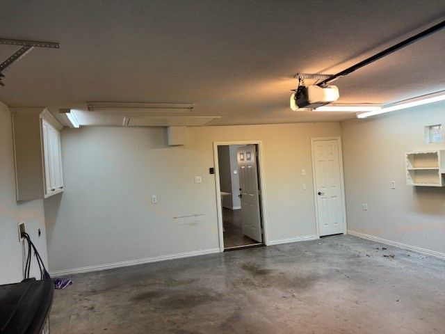 106 Royal Crest Court, Red Oak, TX 75154