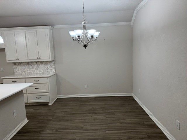 106 Royal Crest Court, Red Oak, TX 75154