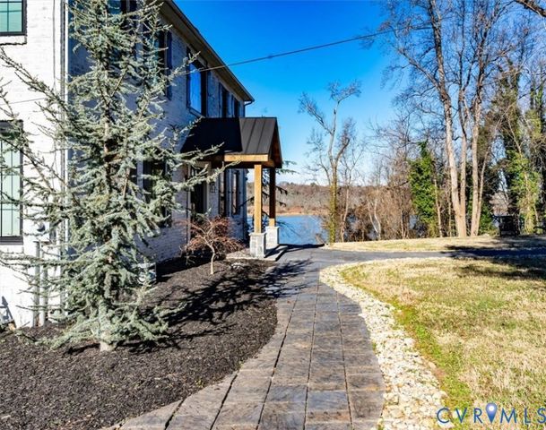 620 Mansion Dr, Hopewell, VA 23860