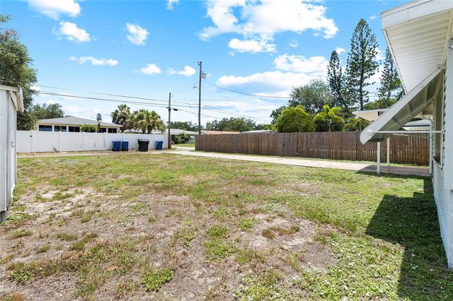 782 42ND AVENUE NE, St Petersburg, FL 33703