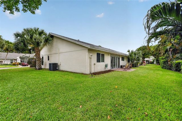 6989 Clover Court, Lake Worth, FL 33467