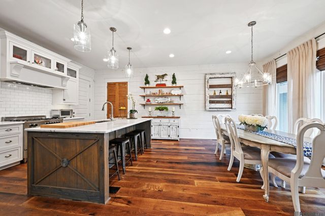 435 Betz Pl, Metairie, LA 70005