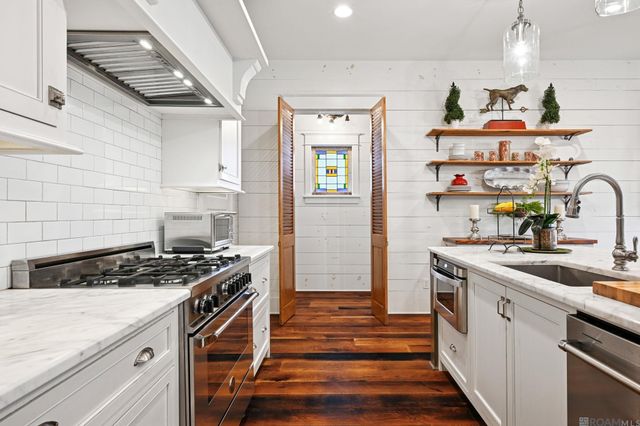 435 Betz Pl, Metairie, LA 70005