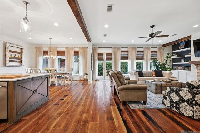 435 Betz Pl, Metairie, LA 70005