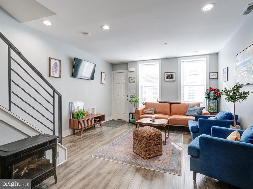 Image 10 of property listing at 1823 MOUNTAIN ST, Philadelphia, PA 19145