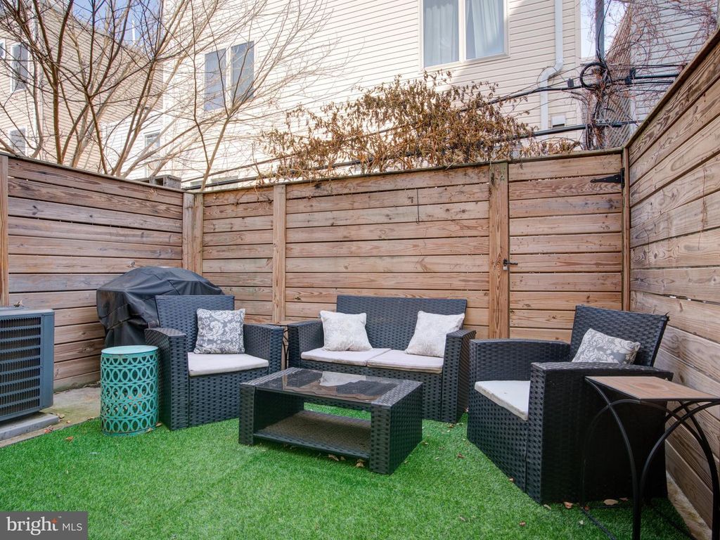 Image 8 of property listing at 1823 MOUNTAIN ST, Philadelphia, PA 19145