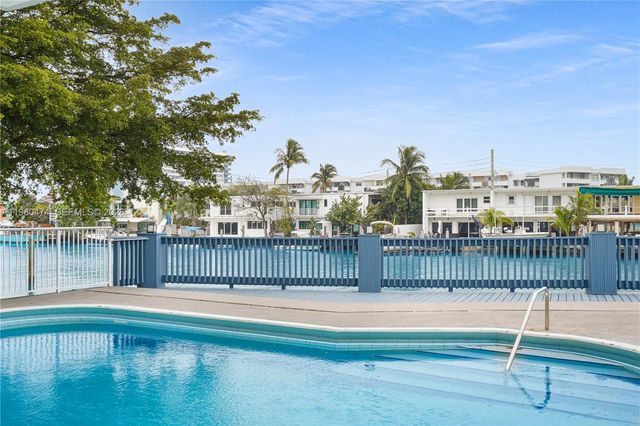 7133 Bay Dr 601, Miami Beach, FL 33141