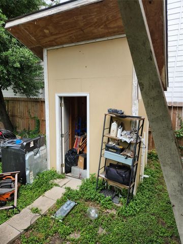 1717 Maury Street, Houston, TX 77026