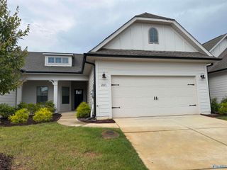 12631 Whitcombe Circle, Athens, AL 35613