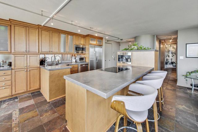 505 N Lake Shore Drive 708-709, Chicago, IL 60611
