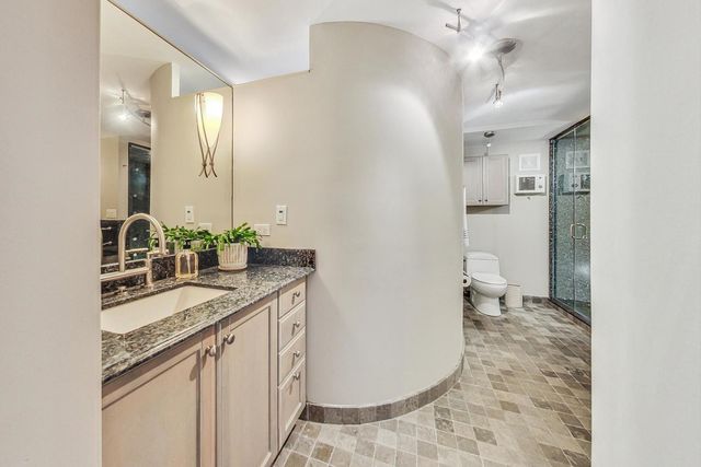 505 N Lake Shore Drive 708-709, Chicago, IL 60611