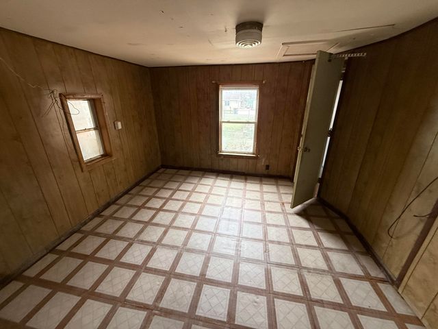 2805 W Olive Street, Springfield, MO 65802