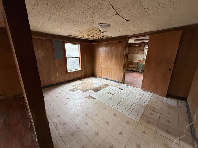 2805 W Olive Street, Springfield, MO 65802