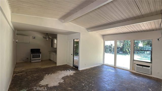 7704 Calvin, Reseda, CA 91335