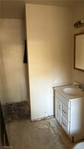 7704 Calvin, Reseda, CA 91335