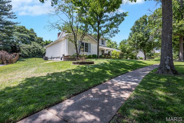 1949 Lanchester Court, Chesterfield, MO 63017