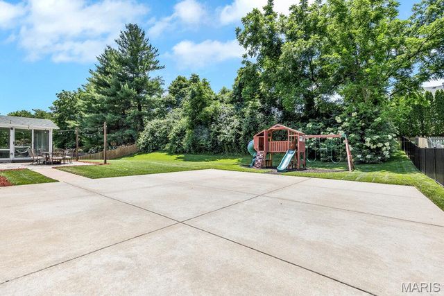 1949 Lanchester Court, Chesterfield, MO 63017