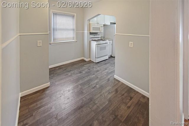 8305 Stephens, Center Line, MI 48015