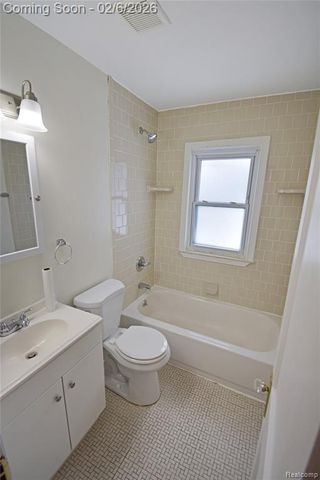 8305 Stephens, Center Line, MI 48015