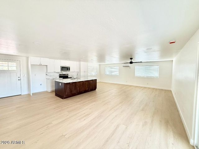 7654 E CALYPSO Avenue, Mesa, AZ 85208