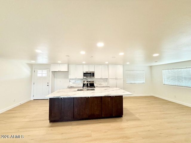 7654 E CALYPSO Avenue, Mesa, AZ 85208