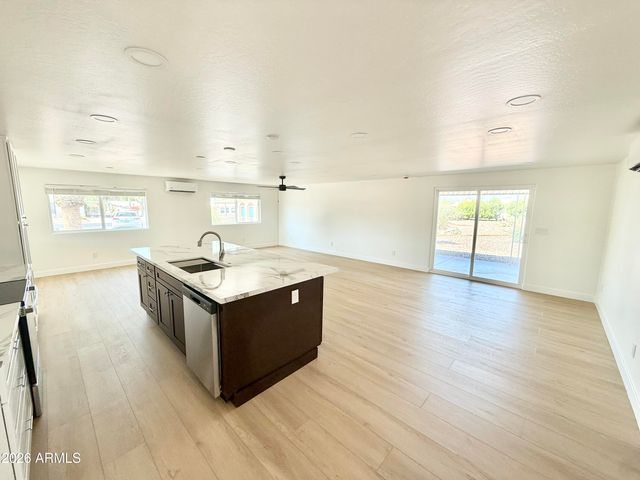 7654 E CALYPSO Avenue, Mesa, AZ 85208