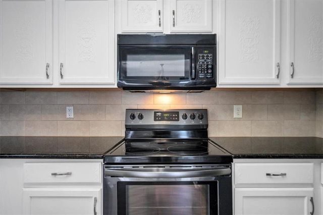 275 COTTONWOOD CREEK Circle, Canton, GA 30114