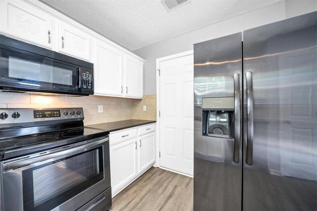 275 COTTONWOOD CREEK Circle, Canton, GA 30114