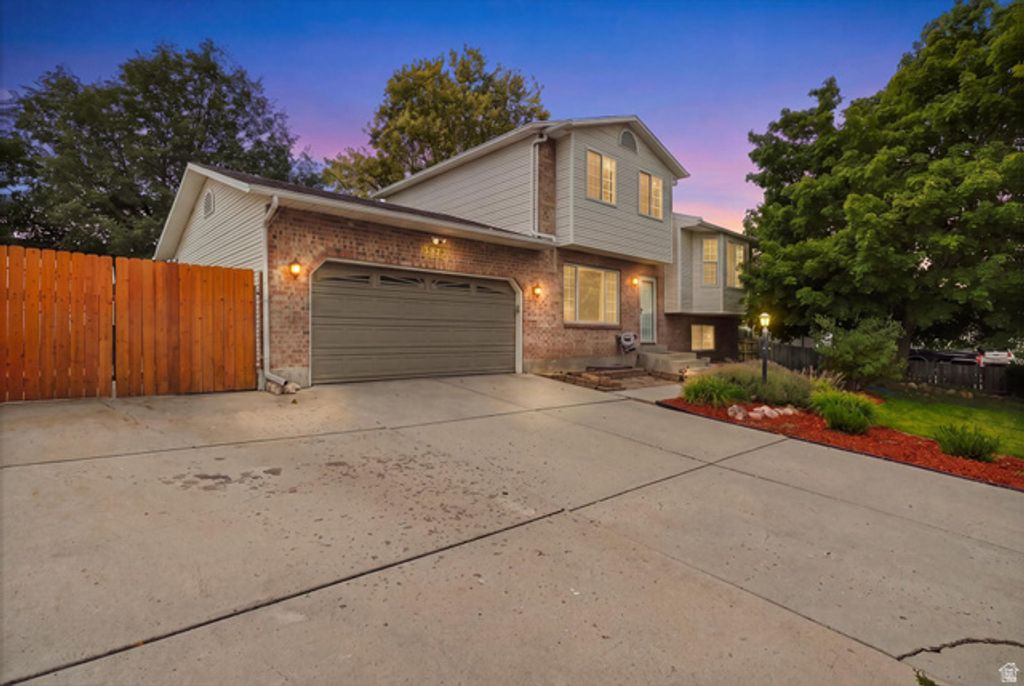 3972 S LATIMER DR, West Valley City, UT 84120 — exterior
