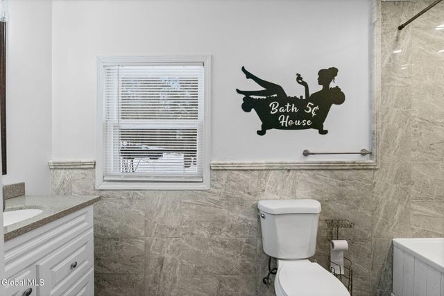 147 Beach Road, Halfmoon, NY 12065