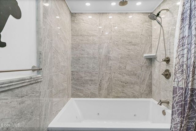 147 Beach Road, Halfmoon, NY 12065