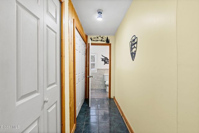 147 Beach Road, Halfmoon, NY 12065