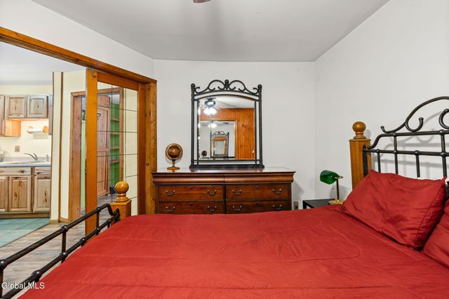 147 Beach Road, Halfmoon, NY 12065