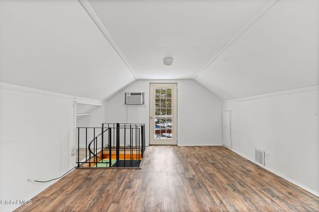 147 Beach Road, Halfmoon, NY 12065