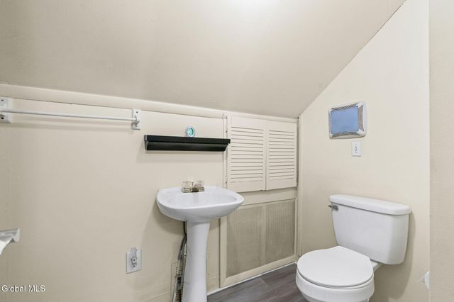 147 Beach Road, Halfmoon, NY 12065