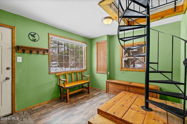 147 Beach Road, Halfmoon, NY 12065