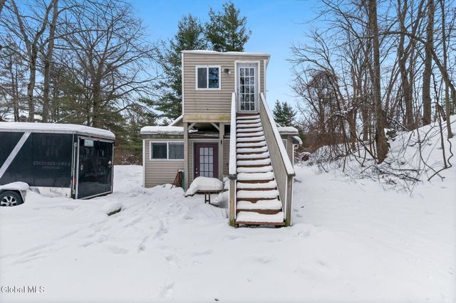 147 Beach Road, Halfmoon, NY 12065