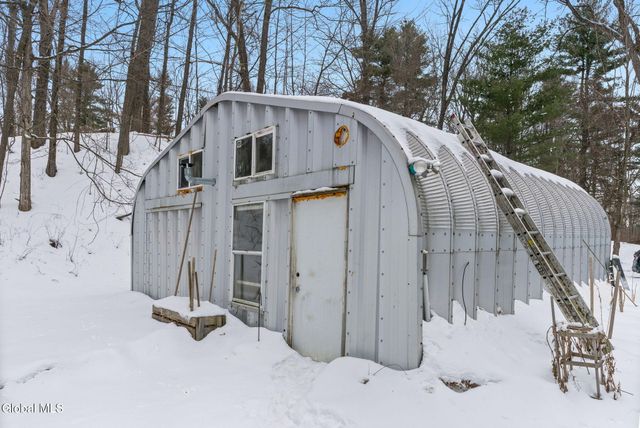 147 Beach Road, Halfmoon, NY 12065